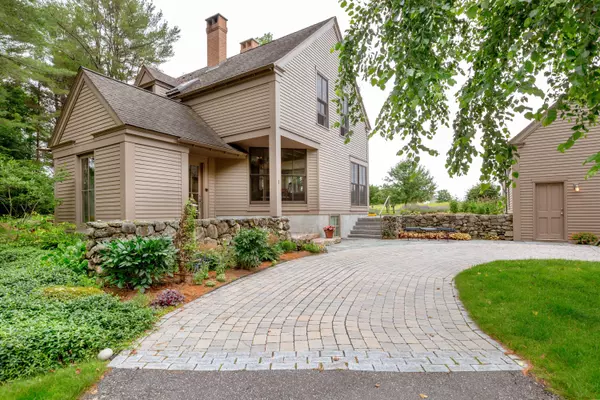 Brunswick, ME 04011,1 Otter Trace