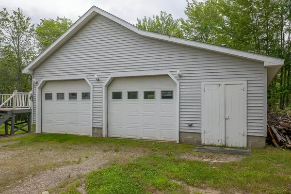 Robbinston, ME 04671,16 Lake RD