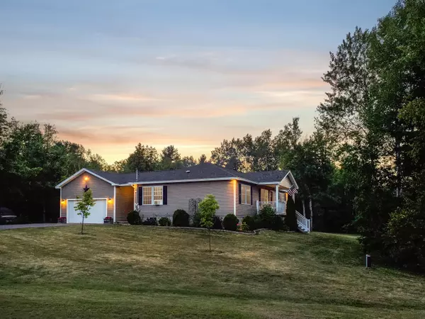 Hermon, ME 04401,20 Carriage LN