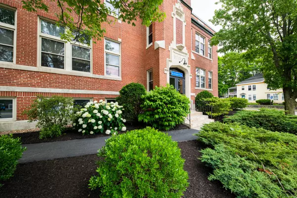 1251 Congress ST #202, Portland, ME 04102