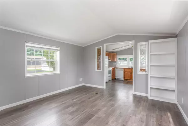 Kittery, ME 03904,32 Blackberry PL