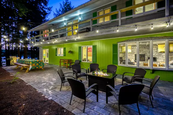 22 Manor HBR, Raymond, ME 04071