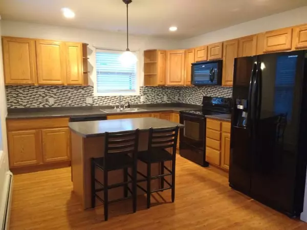 Bangor, ME 04401,1556 Ohio ST