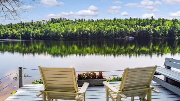 9 Teaberry LN, Sidney, ME 04330