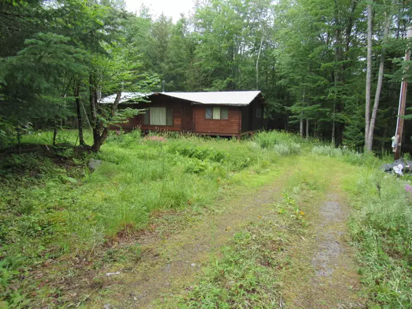 8 Mountain Ridge LN, Jackman, ME 04945