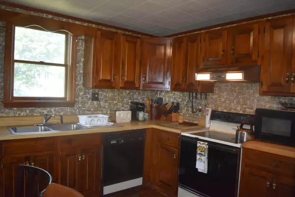 Winthrop, ME 04364,14 Highland AVE