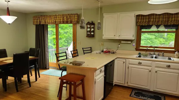 Sidney, ME 04330,3402 Middle RD