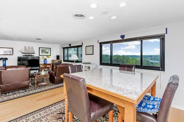 Portland, ME 04101,340 Eastern Promenade #148