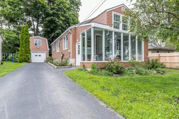 34 Inverness ST, Portland, ME 04103