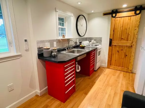 Saco, ME 04072,132 McKenney RD