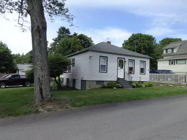 13 Pine RD, Mount Desert, ME 04662