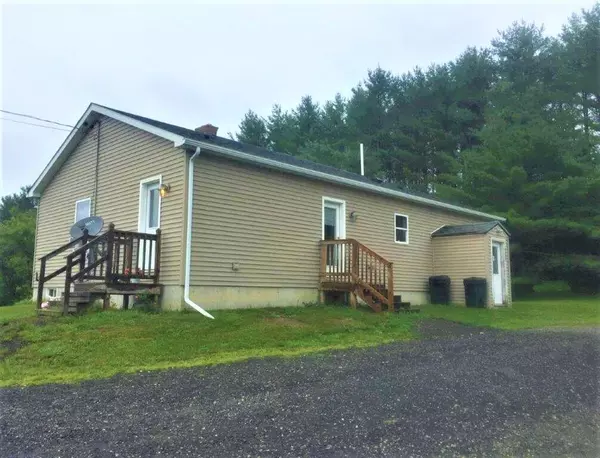 32 Murphy LN, Madison, ME 04950