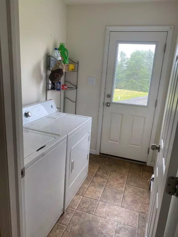 Madison, ME 04950,32 Murphy LN