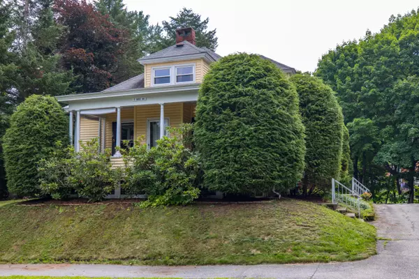 12 Davis AVE, Auburn, ME 04210