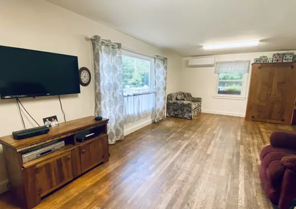 Orono, ME 04473,196 Forest AVE