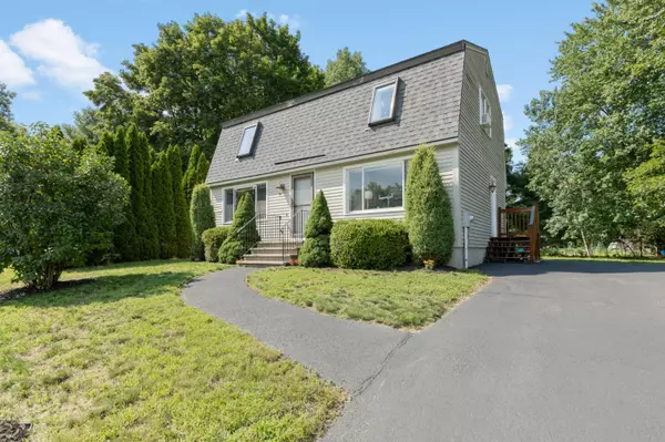 22 Willowdale DR, Gorham, ME 04038