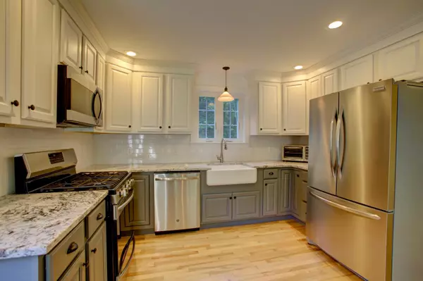 Freeport, ME 04032,91 Adams WAY