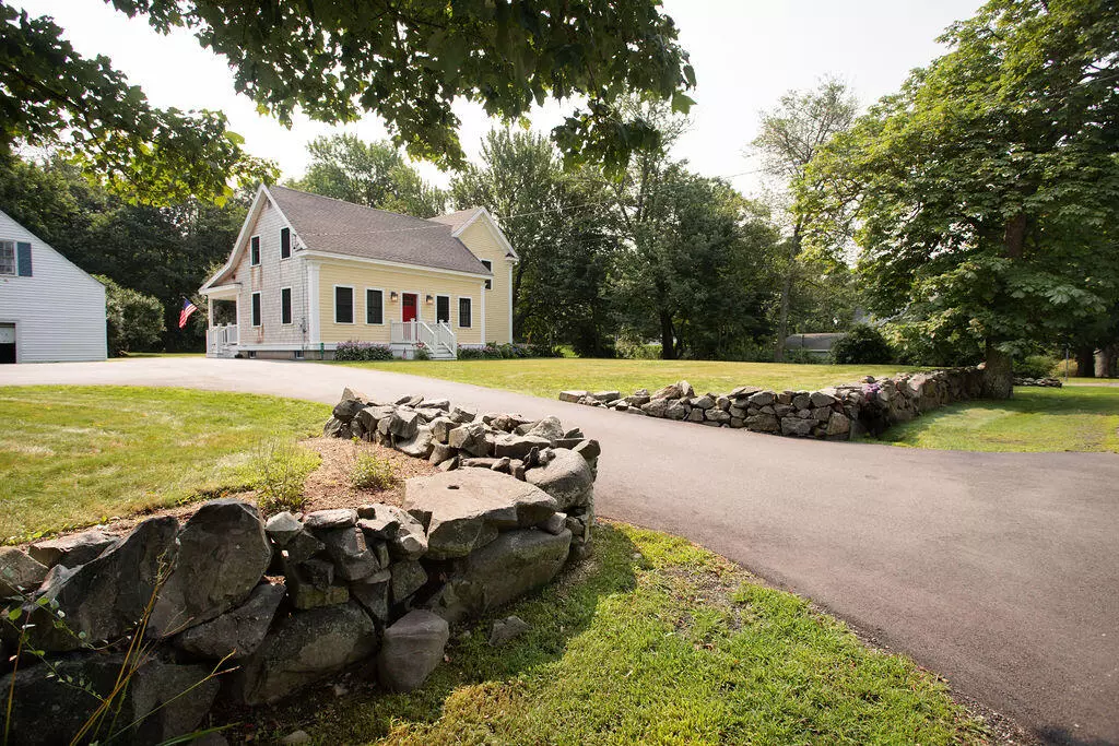 Kittery, ME 03904,547 Haley RD