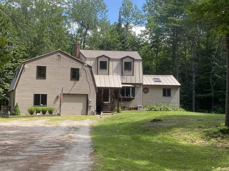 38 Fran CIR, Gray, ME 04039