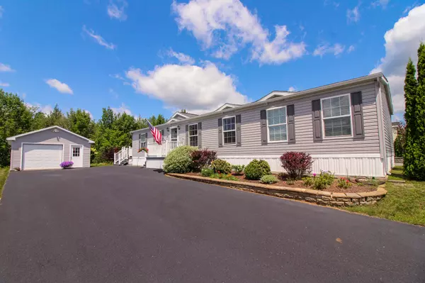 9 Ledge CIR, Bangor, ME 04401