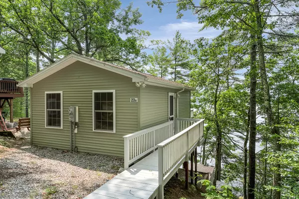 23 Baxter RD #A, Raymond, ME 04071