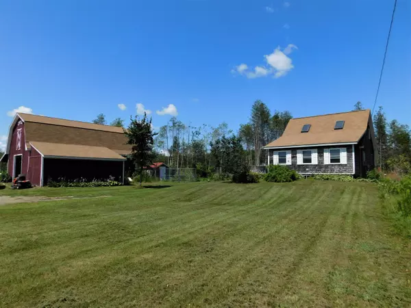 722 Garland RD, Dexter, ME 04930