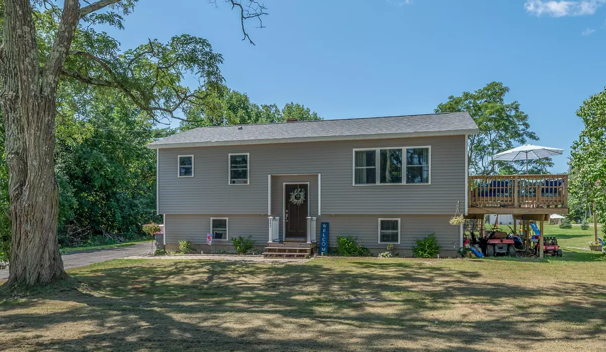 Hudson, ME 04449,245 Darling RD