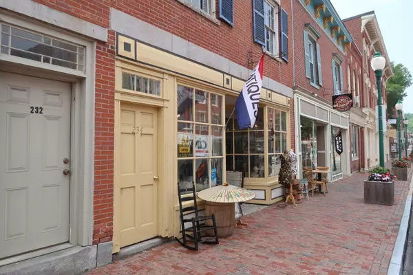 Gardiner, ME 04345,234 Water ST