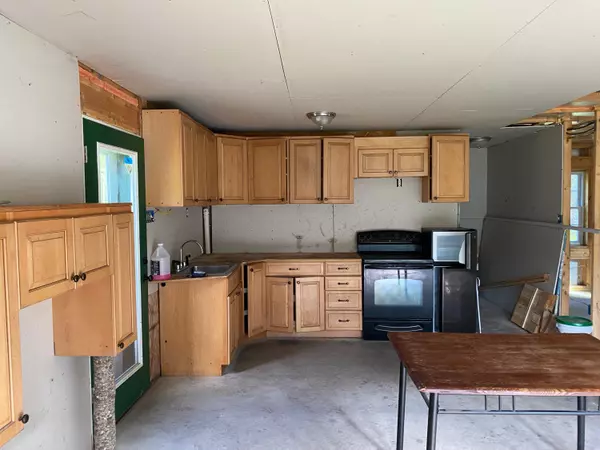 Waldoboro, ME 04572,2122 Union RD