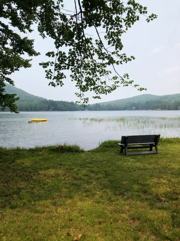 16 Shallow Shore LN, Woodstock, ME 04219