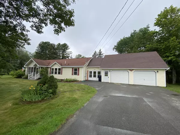 Bangor, ME 04401,102 Church RD