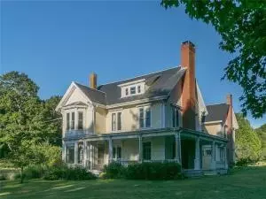 141 Union ST, Rockport, ME 04856