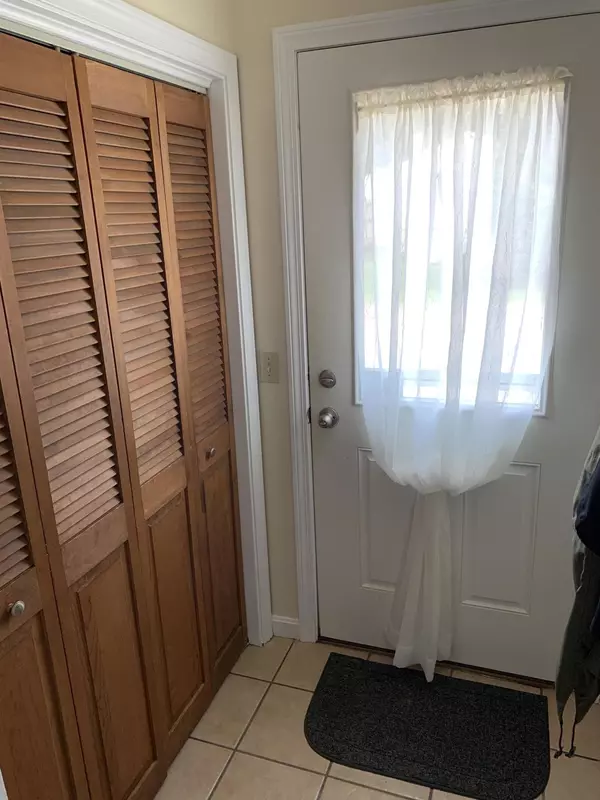 Gorham, ME 04038,25 Lombard ST