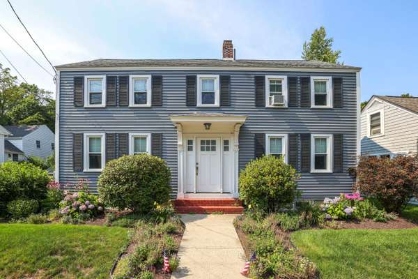 19 High ST, Kennebunk, ME 04043