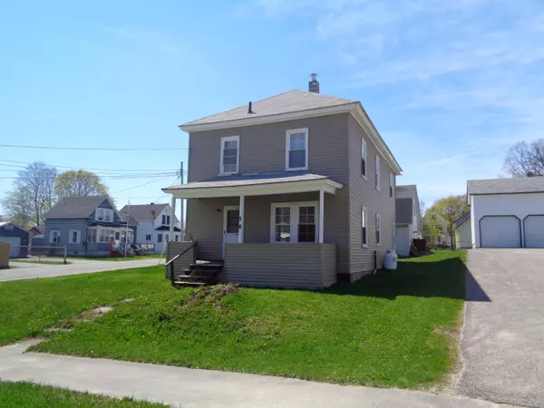 14 Elm ST, East Millinocket, ME 04430