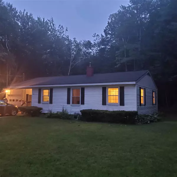 26 Hillside AVE, Winthrop, ME 04364