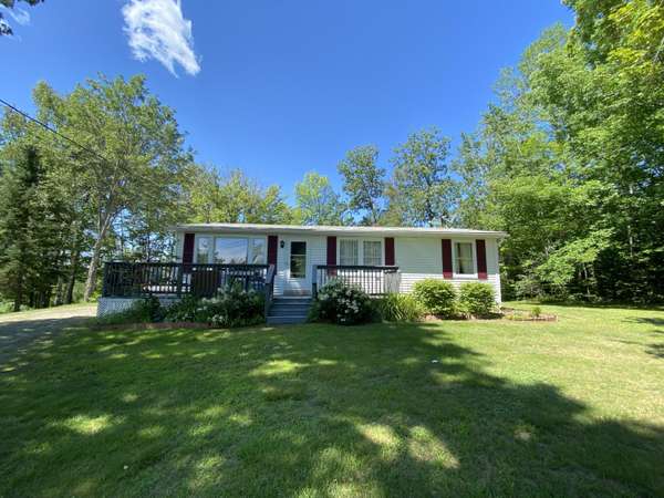 96 Sunset AVE, Wilton, ME 04294