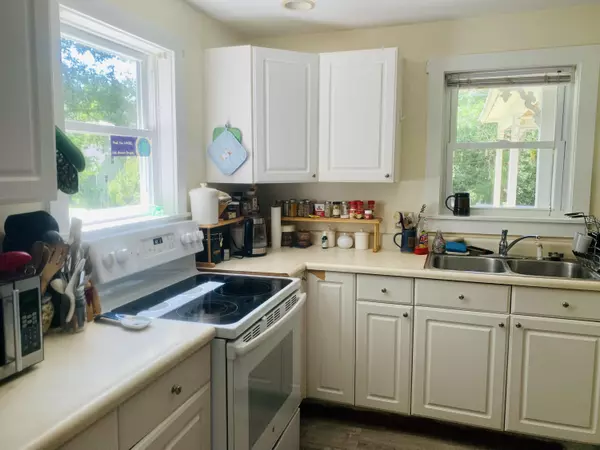 Bangor, ME 04401,479 Valley AVE