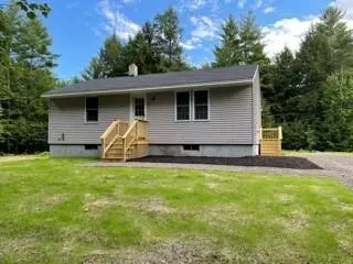 2 Crescent LN, Saco, ME 04072