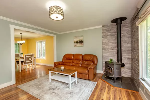 Westport Island, ME 04578,742 W Shore RD