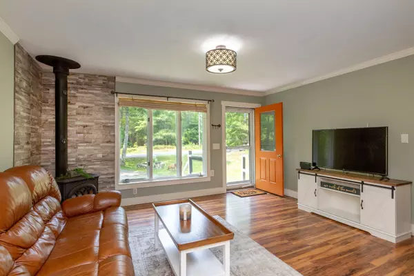 Westport Island, ME 04578,742 W Shore RD