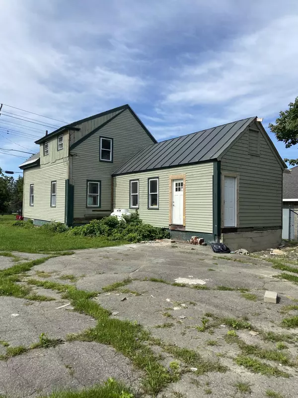 Waterville, ME 04901,113 Western AVE