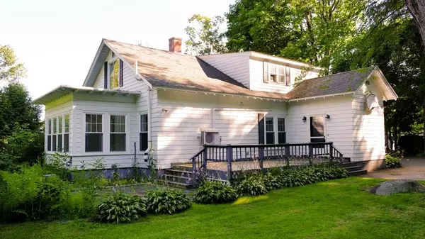 Hampden, ME 04444,394 Main RD N