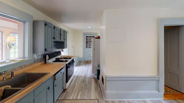 Verona Island, ME 04416,224 W west side DR