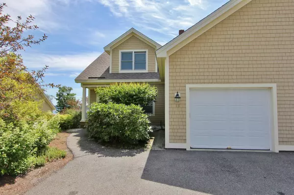 13 S Cape SHR #13, Stockton Springs, ME 04981