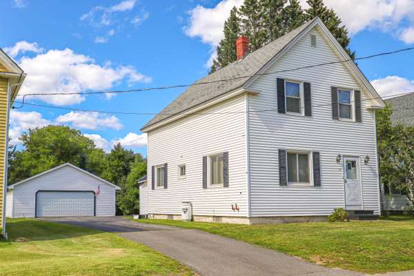 28 Call RD, Milford, ME 04461