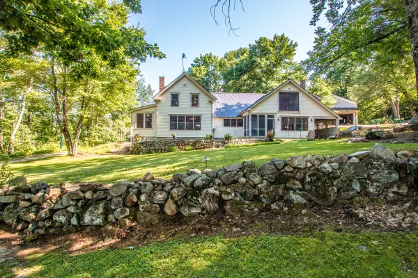 42 Town Pound RD, Porter, ME 04068