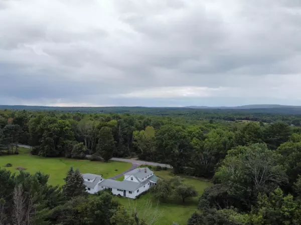 414 Webb Ridge RD, Palmyra, ME 04965