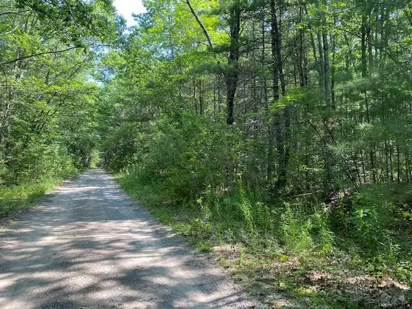 142 Brown ST, Kennebunk, ME 04043
