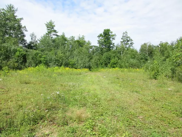 60 Win Griffith RD, Limerick, ME 04048